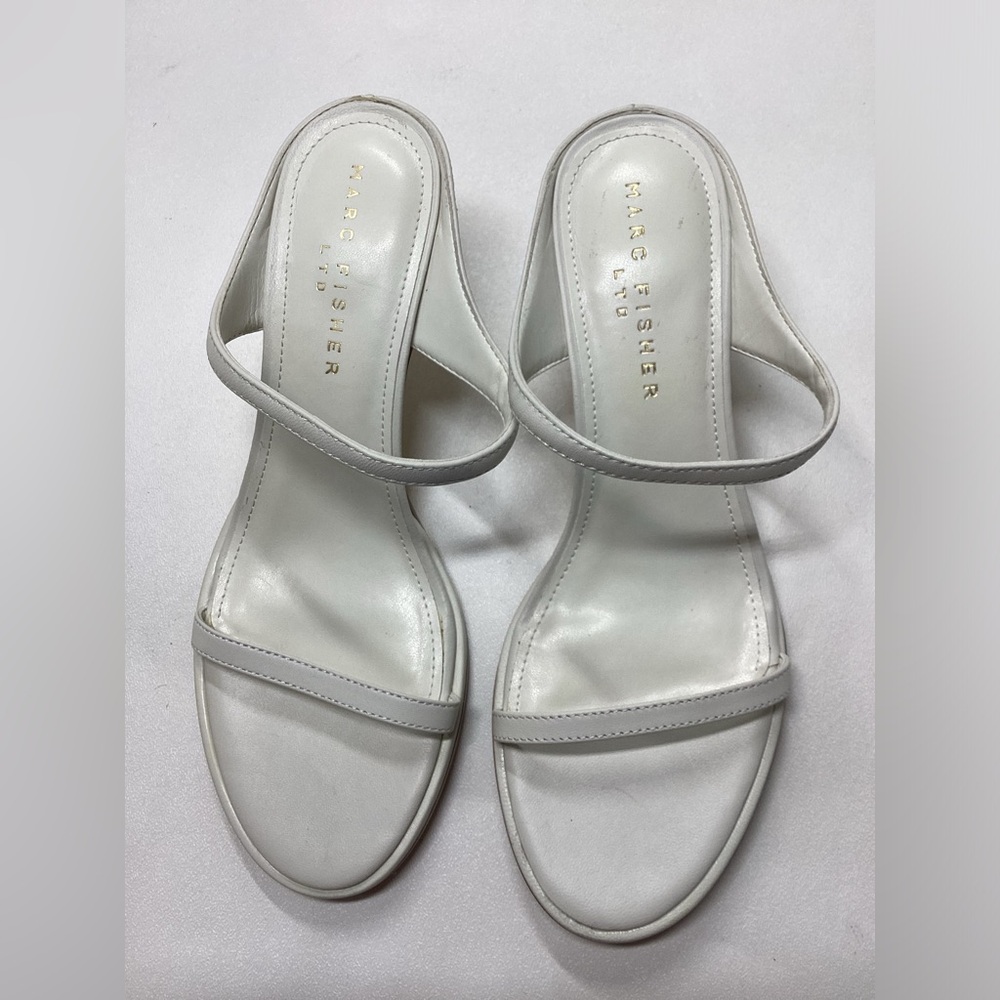 Marc Fisher LTD Alonde‎ kitten heels  white Sandals - Picture 6 of 12